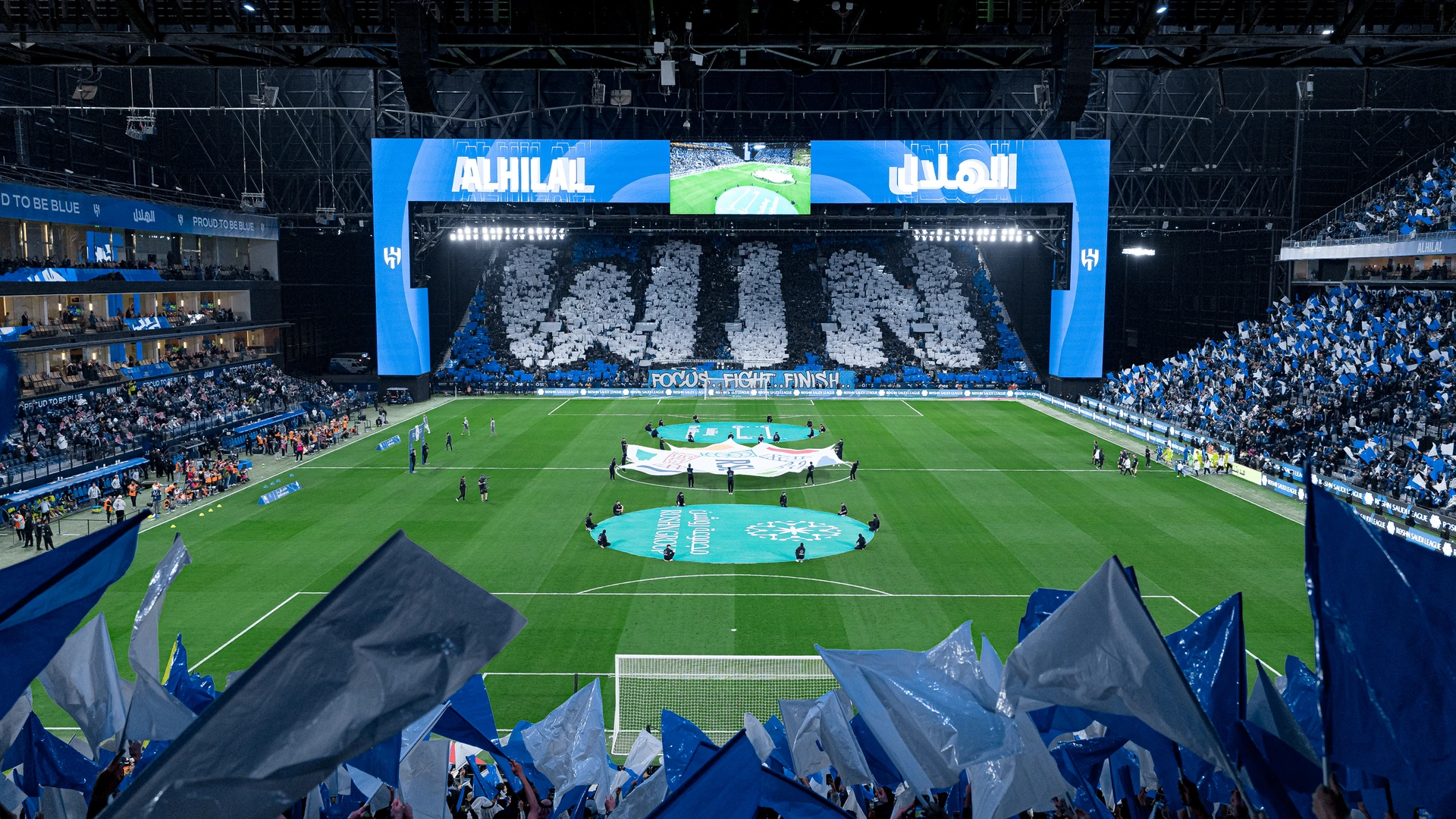 جماهير الهلال ترفع تيفو النادي داخل المملكة أرينا